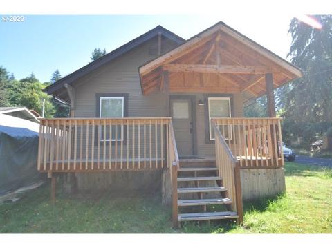 904 E St, Rainier, OR 97048 photo 1