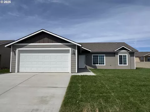 2862 Thrush St, Umatilla, OR 97882