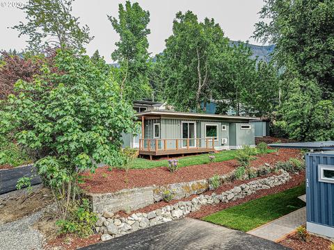 15 SW Regulator St, Cascade Locks, OR 97014 photo 1