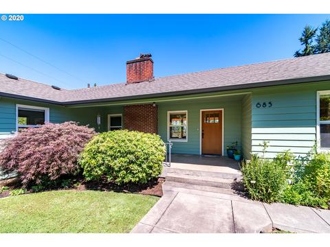 685 W 35th Pl, Eugene, OR 97405 photo 1