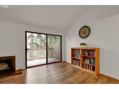 Living - 143 Treehill Loop, Eugene, OR 97405 photo 6 of 9
