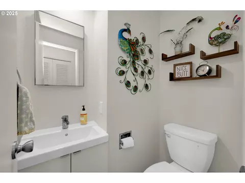 Bath - 143 Treehill Loop, Eugene, OR 97405 photo 1 of 2
