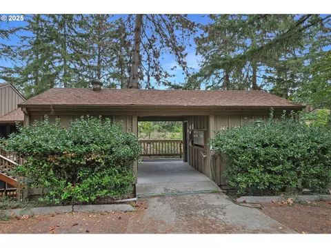 Exterior - 143 Treehill Loop, Eugene, OR 97405 photo 7 of 10