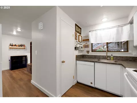 Kitchen - 143 Treehill Loop, Eugene, OR 97405 photo 1 of 4