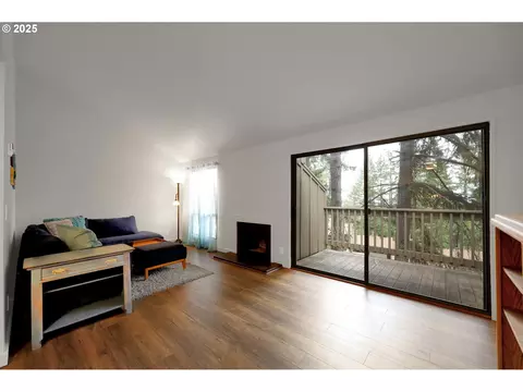 Living - 143 Treehill Loop, Eugene, OR 97405 photo 5 of 9