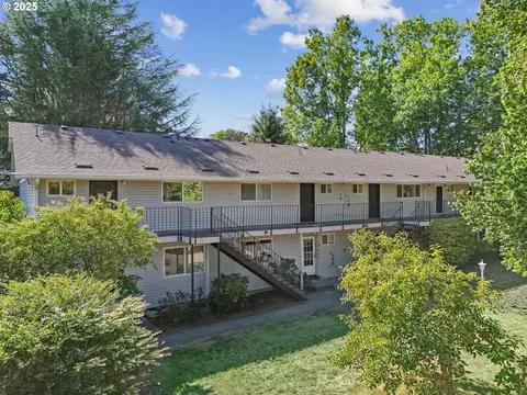 6835 SW Capitol Hill Rd # 36, Portland, OR 97219