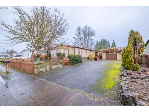 3550 Juniper St, Sweet Home, OR 97386