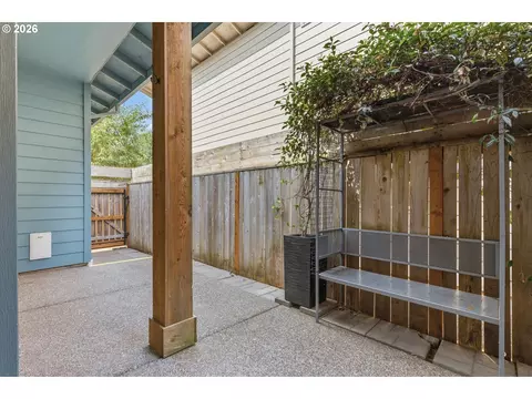 Exterior - 1508 E 1st, Newberg, OR 97132 photo 4 of 4