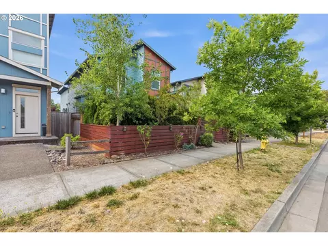 Exterior - 1508 E 1st, Newberg, OR 97132 photo 2 of 4