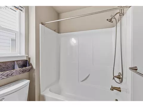 Bath - 1508 E 1st, Newberg, OR 97132 photo 5 of 5