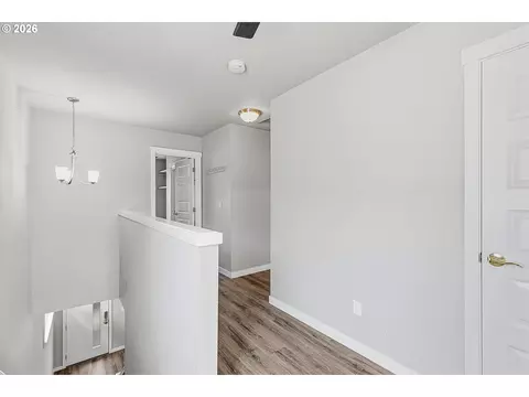 Entry Way - 1508 E 1st, Newberg, OR 97132 photo 2 of 3