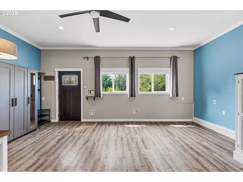 Living - 1508 E 1st, Newberg, OR 97132 photo 6 of 6