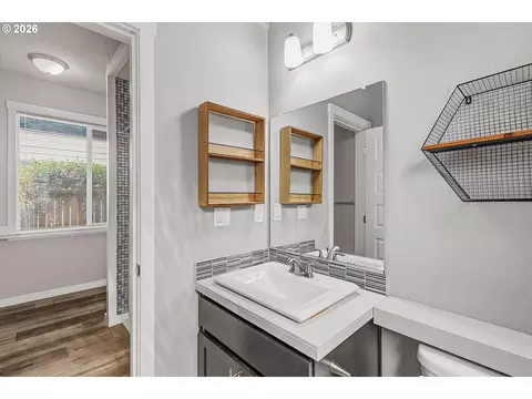 Bath - 1508 E 1st, Newberg, OR 97132 photo 1 of 5