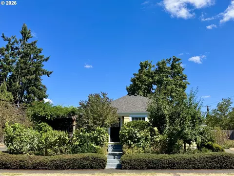 Exterior - 551 6th St, Springfield, OR 97477 photo 2 of 12