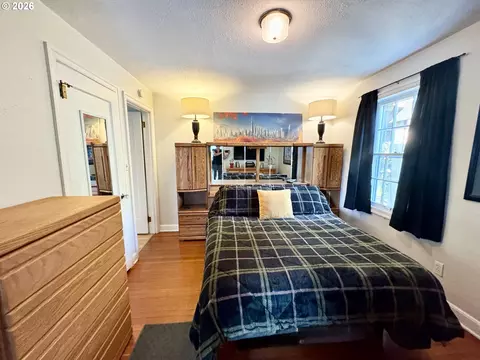 Bedroom - 551 6th St, Springfield, OR 97477 photo 1 of 1