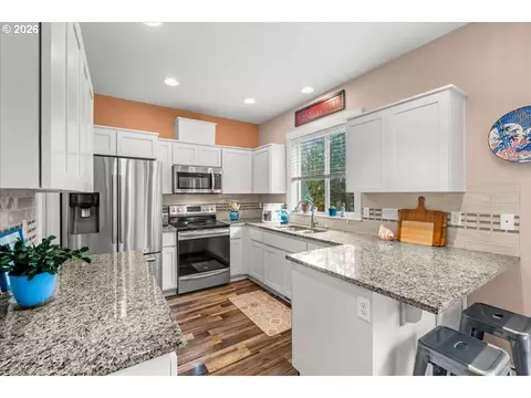 Kitchen - 29800 Riverview Dr, Rainier, OR 97048 photo 1 of 5