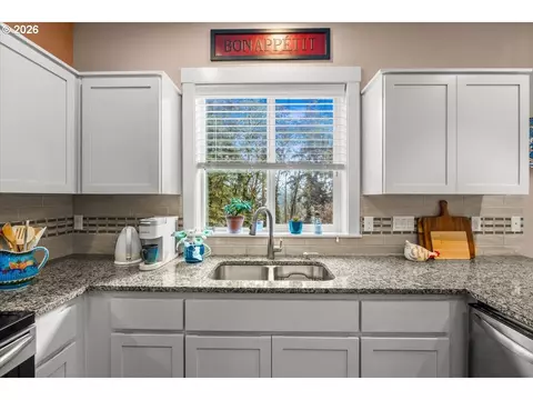 Kitchen - 29800 Riverview Dr, Rainier, OR 97048 photo 2 of 5