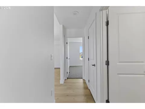 Entry Way - 219 SW Sparrow St, Boardman, OR 97818 photo 3 of 4