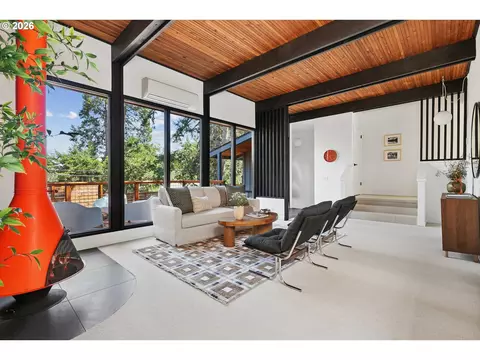 Living - 3810 Watkins Ln, Eugene, OR 97405 photo 5 of 5