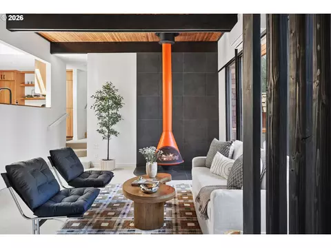 Living - 3810 Watkins Ln, Eugene, OR 97405 photo 1 of 5