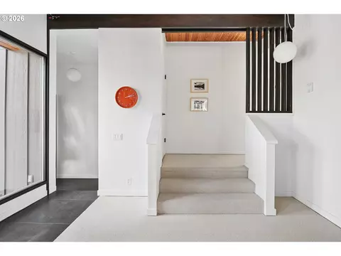Entry Way - 3810 Watkins Ln, Eugene, OR 97405 photo 3 of 5