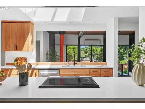 Kitchen - 3810 Watkins Ln, Eugene, OR 97405 photo 6 of 6