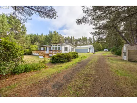63673 Wallace Rd, Coos Bay, OR 97420