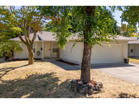258 S 4th St, Saint Helens, OR 97051