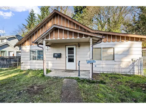 1183 4th Ave, Sweet Home, OR 97386