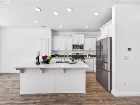 Kitchen - 2452 S Linden St, Cornelius, OR 97113 photo 1 of 4