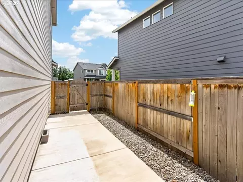 Exterior - 2452 S Linden St, Cornelius, OR 97113 photo 4 of 7