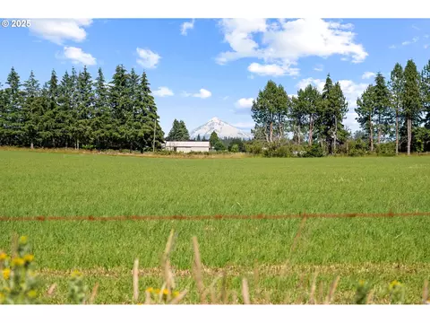 20832 S Charriere Rd, Oregon City, OR 97045