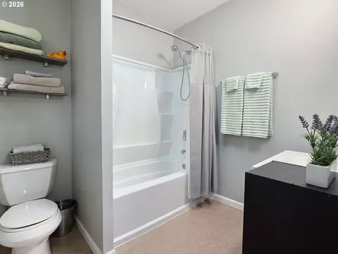 Bath - 1214 N Clark St, Cornelius, OR 97113 photo 2 of 4