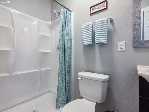 Bath - 1214 N Clark St, Cornelius, OR 97113 photo 4 of 4