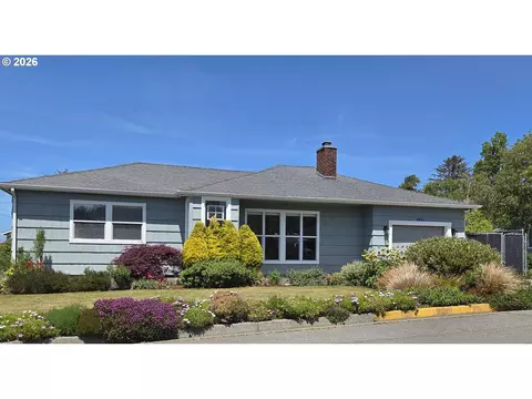 94183 8th St, Gold Beach, OR 97444