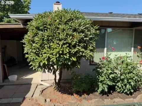 Exterior - 2047 Orr Ln, Eugene, OR 97405 photo 6 of 15