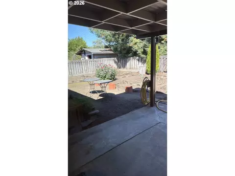 Exterior - 2047 Orr Ln, Eugene, OR 97405 photo 8 of 15