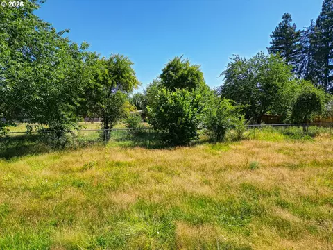 Exterior - 2093 W Irwin Way, Eugene, OR 97402 photo 2 of 2