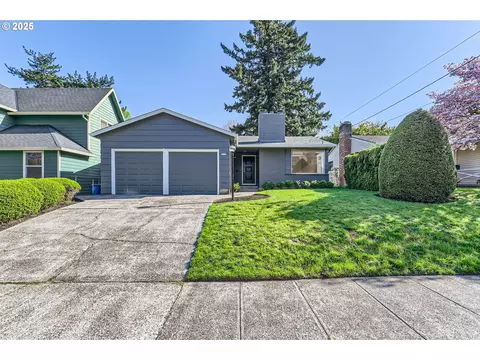 3652 SE Lexington St, Portland, OR 97202