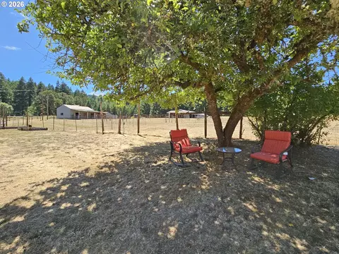Exterior - 82684 Simonsen Rd, Eugene, OR 97405 photo 12 of 15
