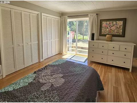 Bedroom - 82684 Simonsen Rd, Eugene, OR 97405 photo 3 of 7