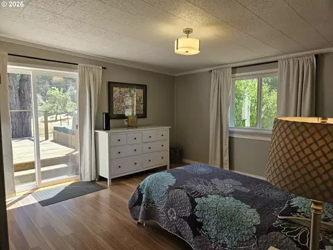 Bedroom - 82684 Simonsen Rd, Eugene, OR 97405 photo 1 of 7