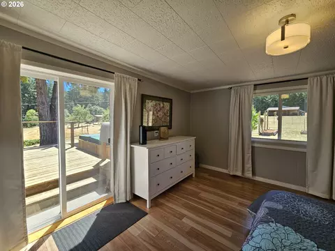 Bedroom - 82684 Simonsen Rd, Eugene, OR 97405 photo 2 of 7
