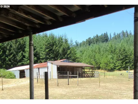 Exterior - 82684 Simonsen Rd, Eugene, OR 97405 photo 9 of 15