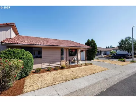 Exterior - 1205 E Johnson Ct, Newberg, OR 97132 photo 2 of 9