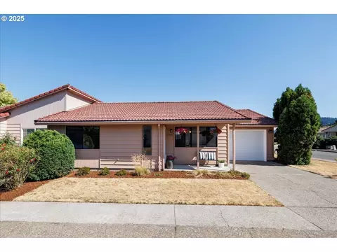 1205 E Johnson Ct, Newberg, OR 97132