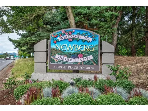 View/Area - 1205 E Johnson Ct, Newberg, OR 97132 photo 6 of 6