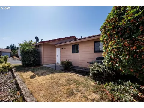 Exterior - 1205 E Johnson Ct, Newberg, OR 97132 photo 6 of 9