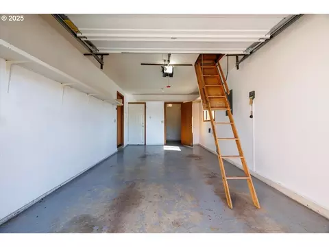 Other - 1205 E Johnson Ct, Newberg, OR 97132 photo 6 of 9
