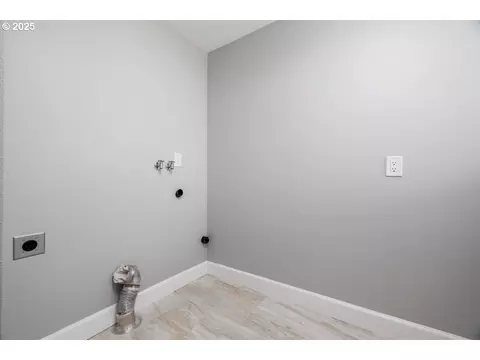 Other - 1205 E Johnson Ct, Newberg, OR 97132 photo 3 of 9